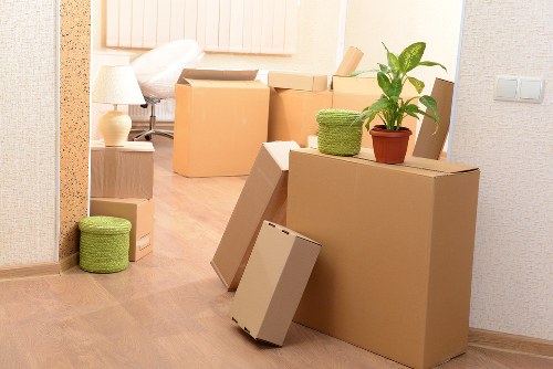 Organised long-term storage unit for residential and commercial items